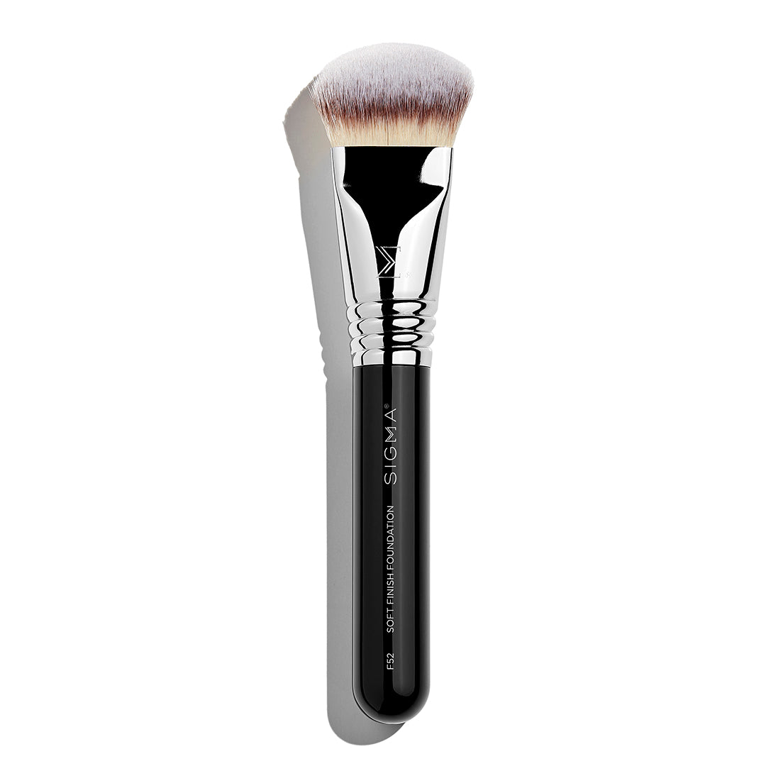 F52 Soft Finish Foundation Brush