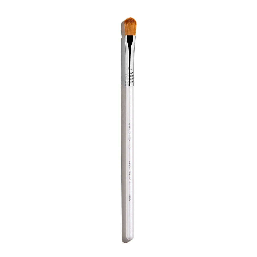 Skincare brush for eye cream application by Sigma Beauty