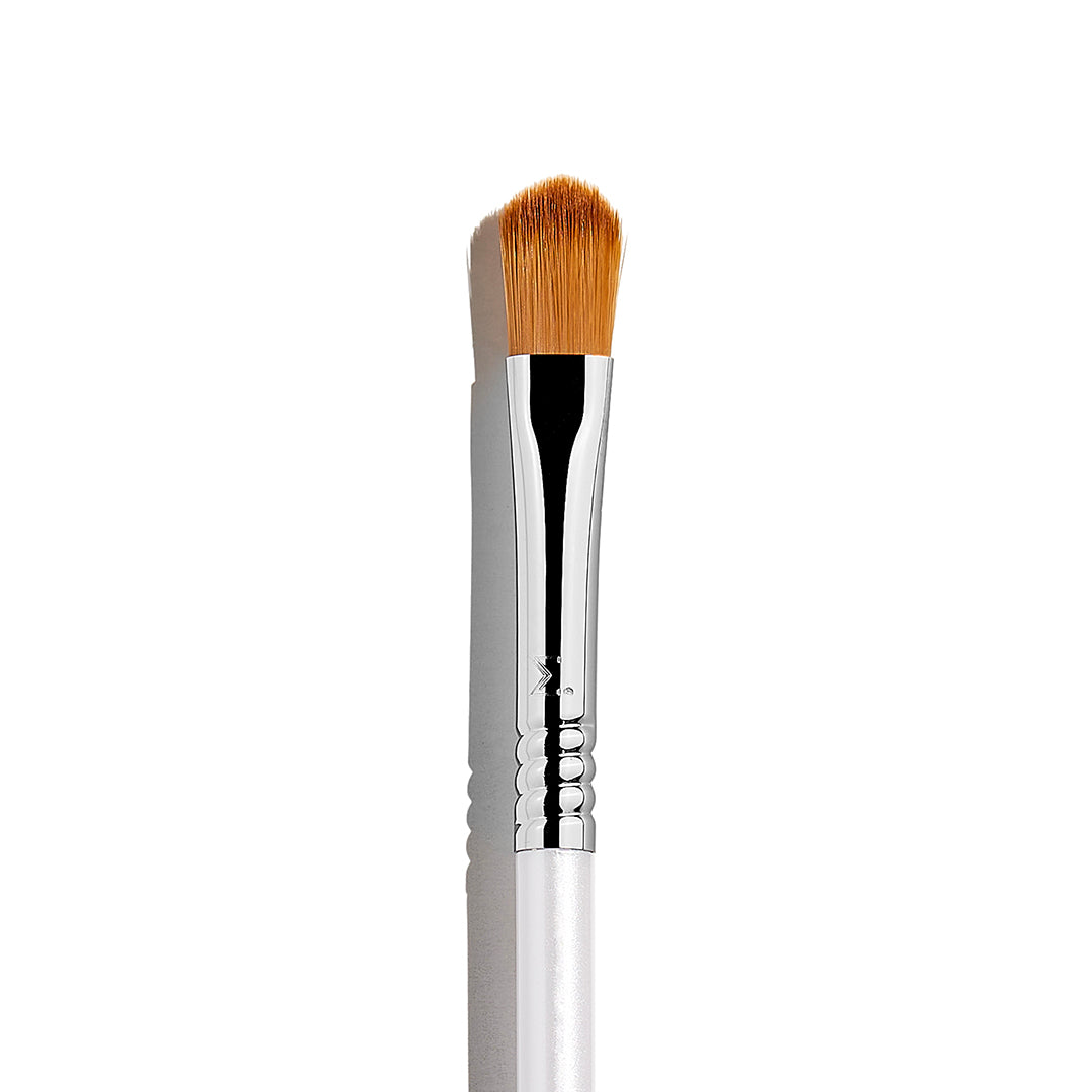 Skincare brush for eye cream application by Sigma Beauty