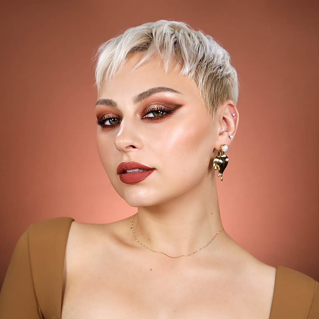 ALEXANDRA ANELE headshot