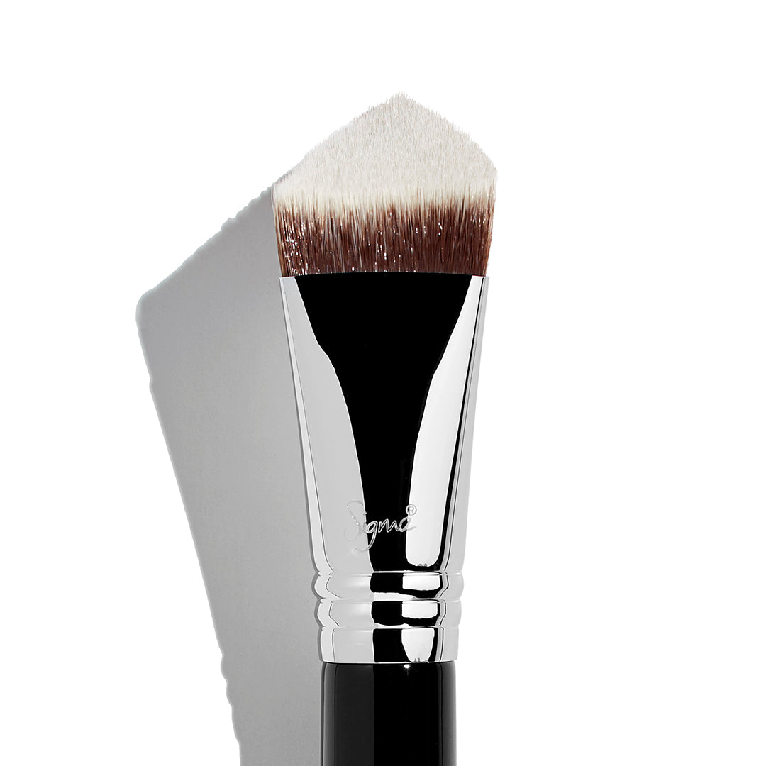 F87 Edge Kabuki Brush - Classic