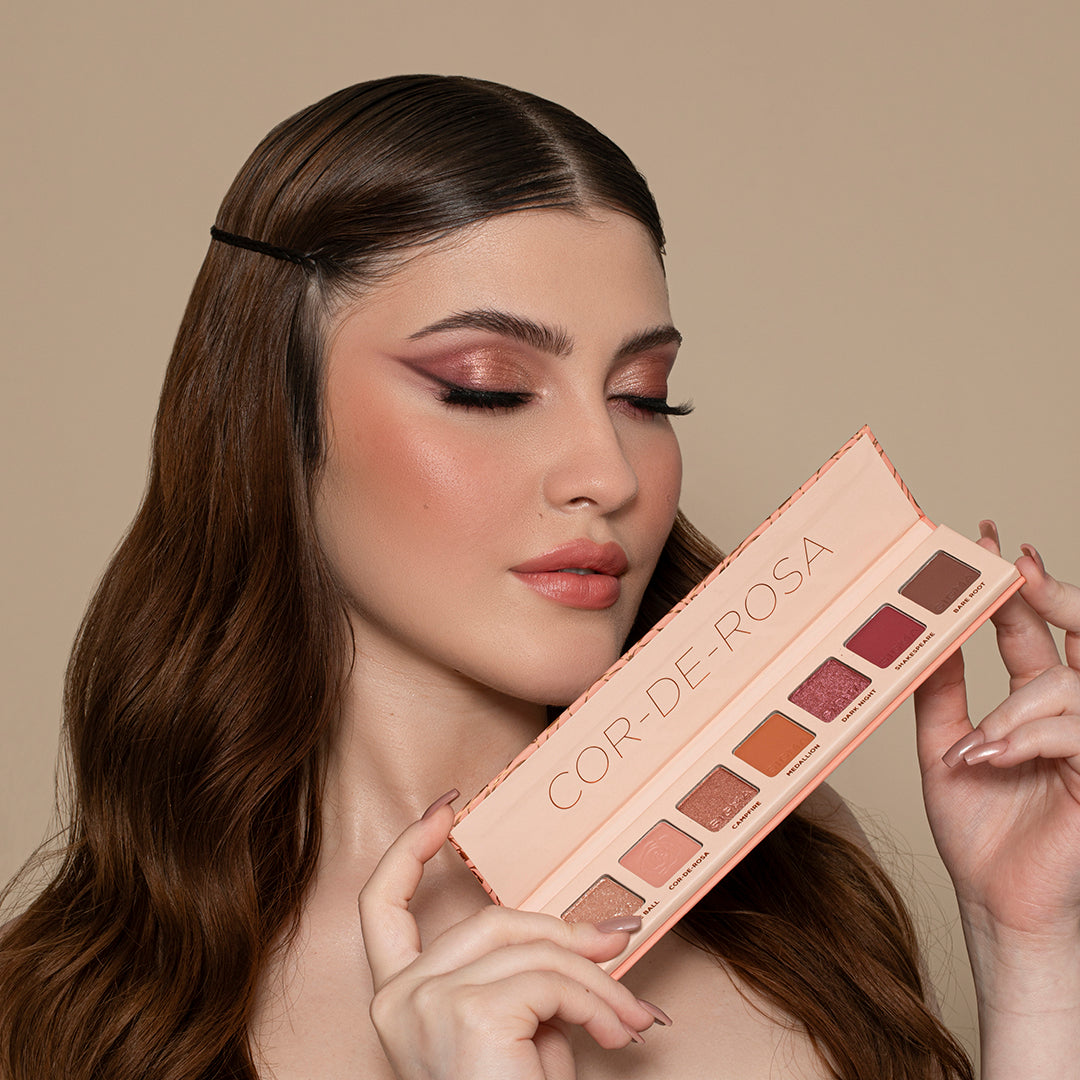 Model with Cor-de-Rosa Mini Eyeshadow Palette