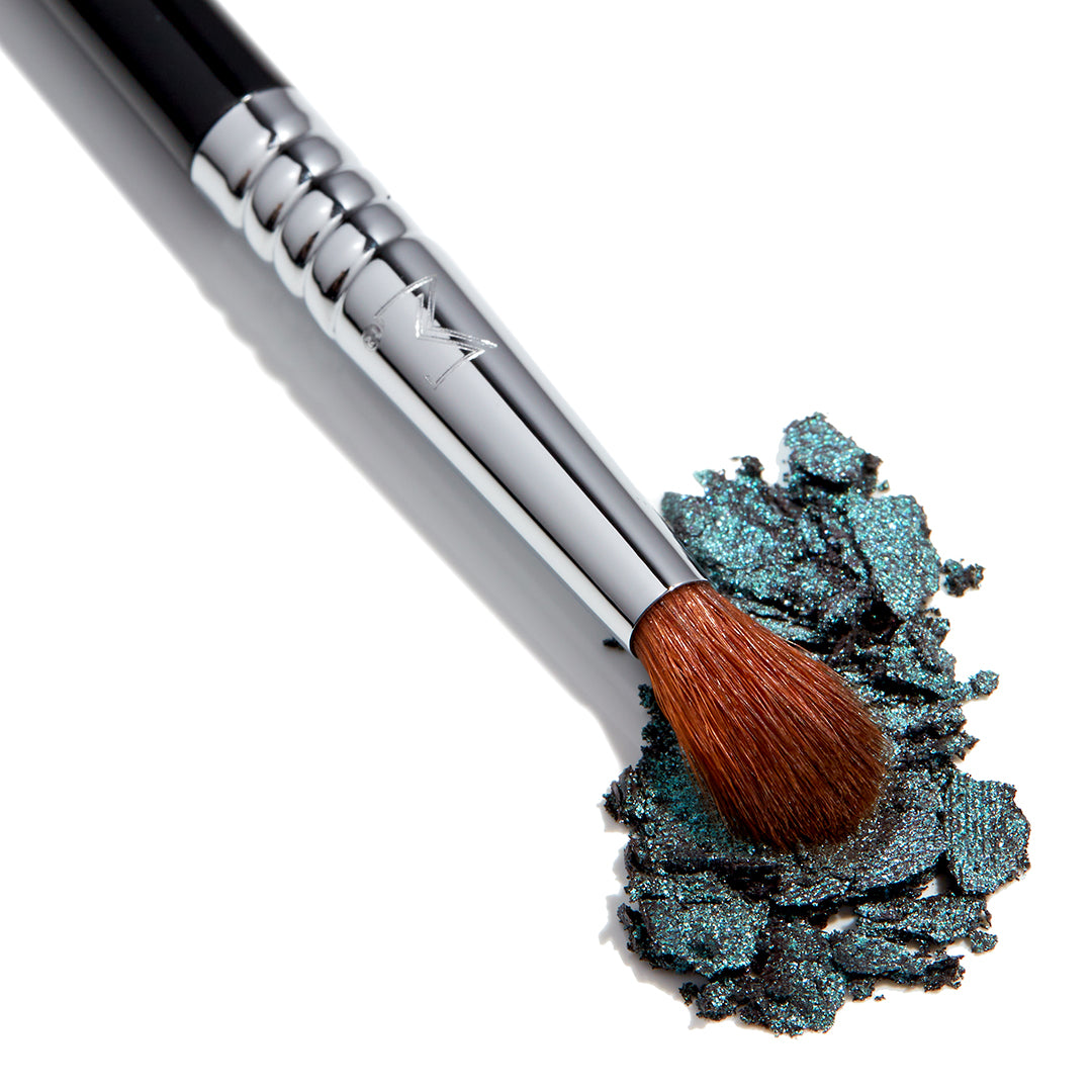 E42 Precision Firm Blender™ Brush