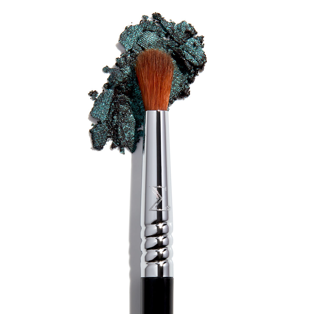 E42 Precision Firm Blender™ Brush