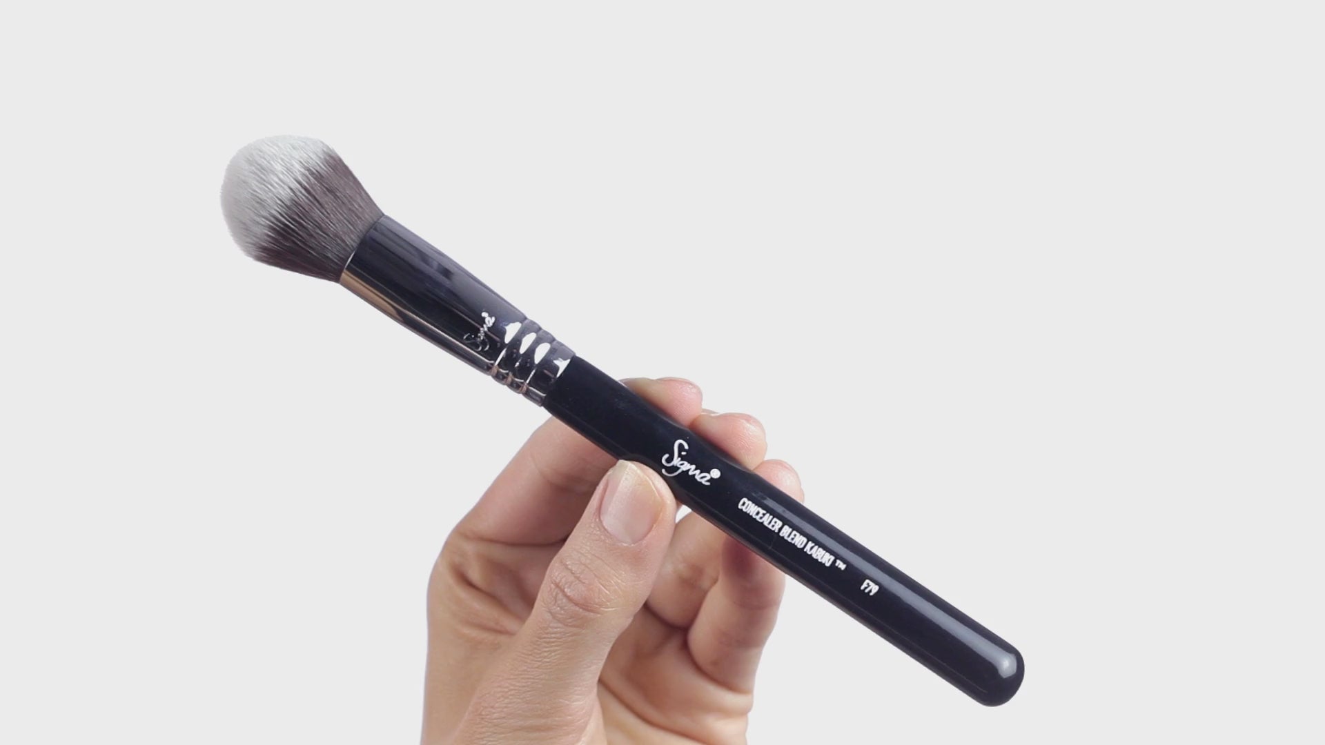 F79 CONCEALER BLEND KABUKI™ BRUSH DEMO VIDEO