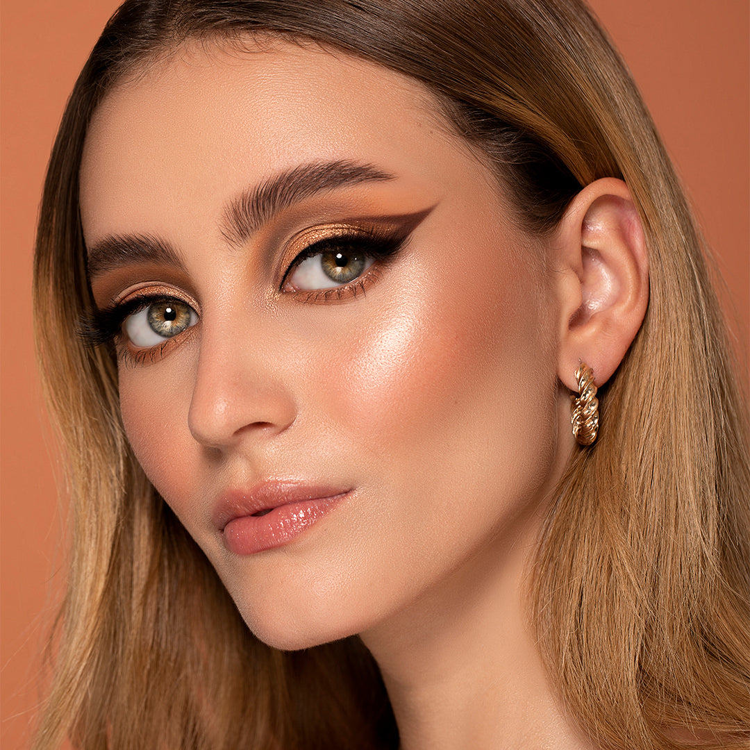 AMBIANCE EYESHADOW PALETTE MODEL