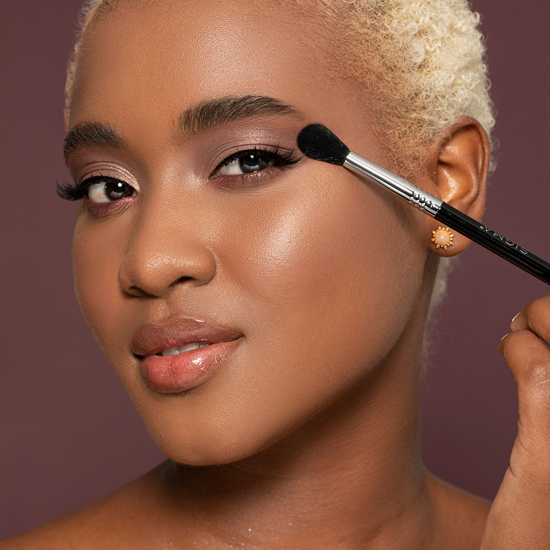 E45 MAX SMALL TAPERED BLENDING BRUSH MODEL IMAGE