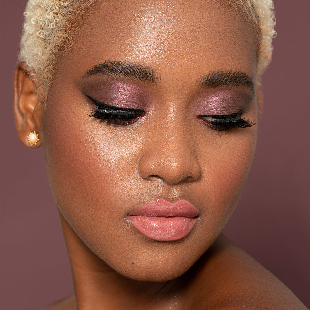 NEW MOD EYESHADOW PALETTE MODEL IMAGE