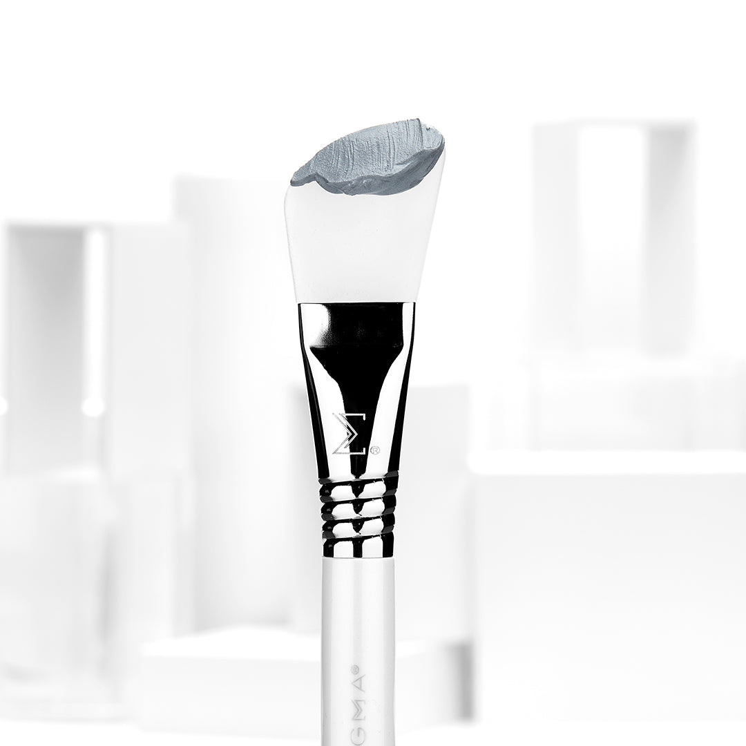 Skincare brush mud mask brush by Sigma Beauty