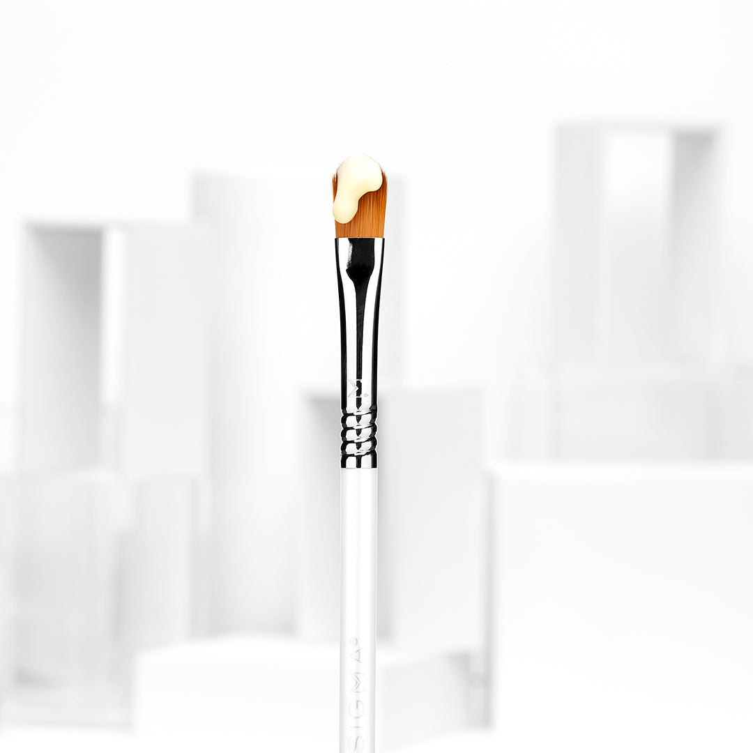 Skincare brush for eye cream application by Sigma Beauty