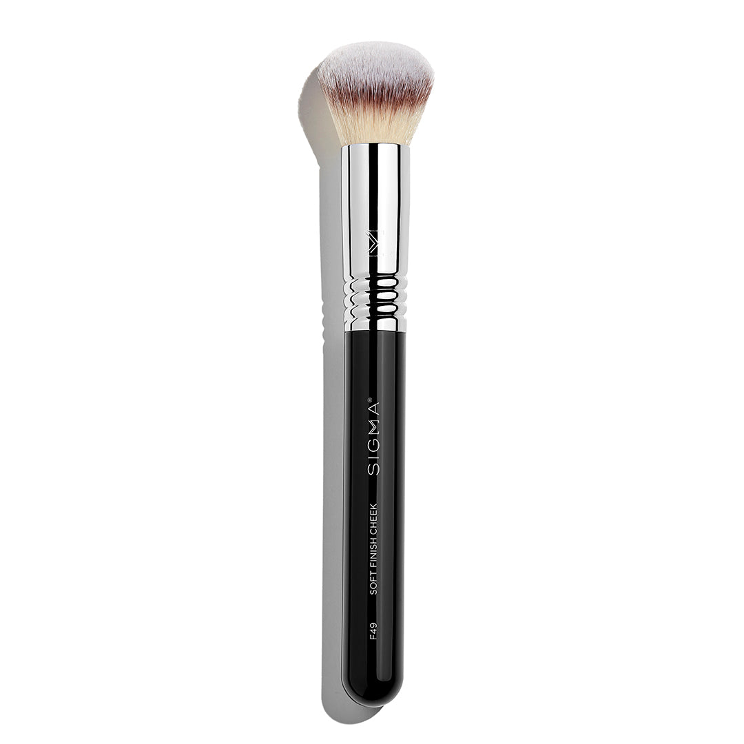 F49 Soft Finish Cheek Brush