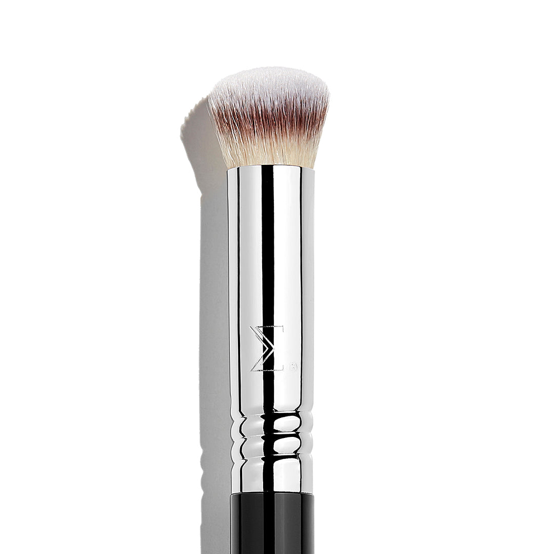 F62 Soft Under Eye Perfector Brush
