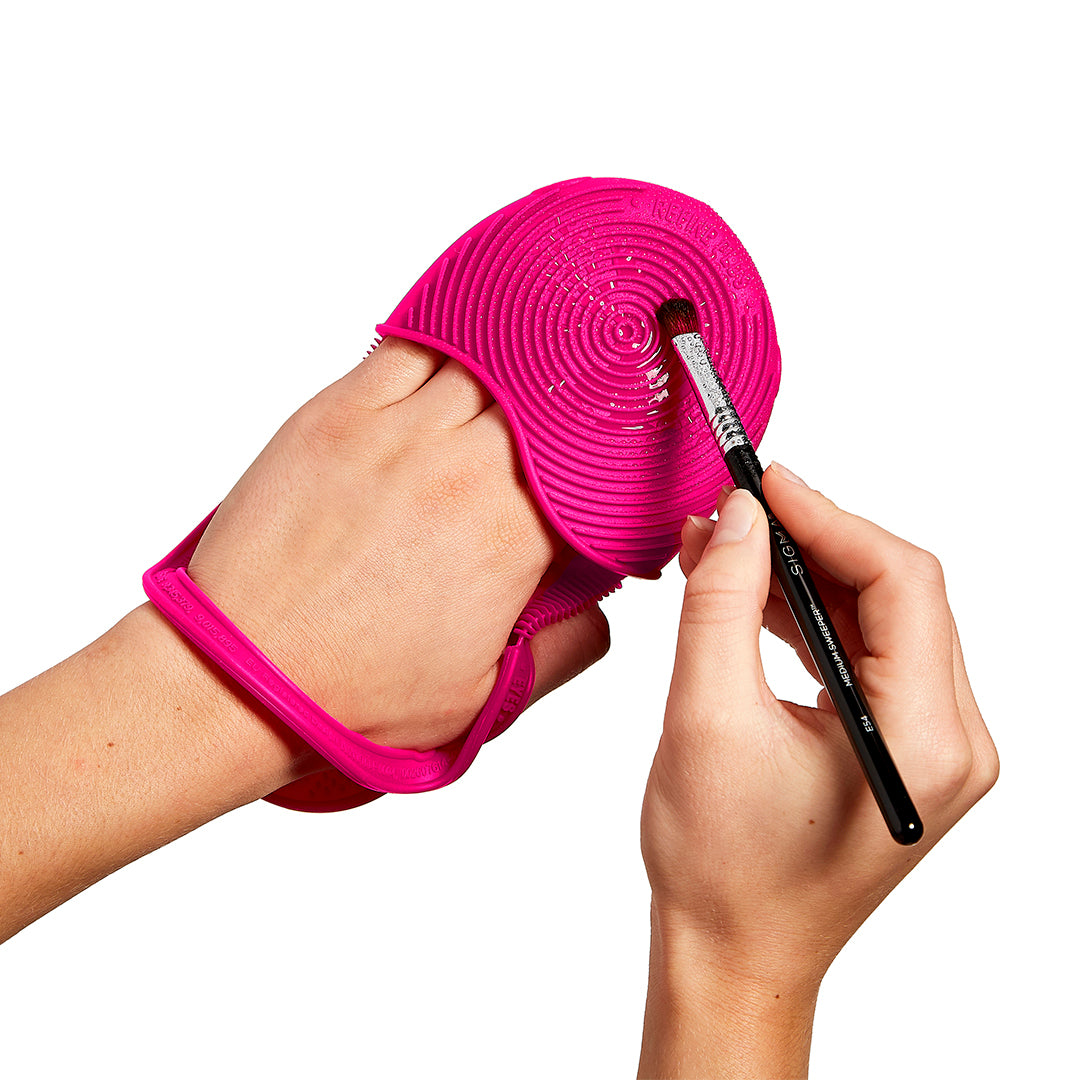 Sigma Spa® Express Brush Cleaning Glove