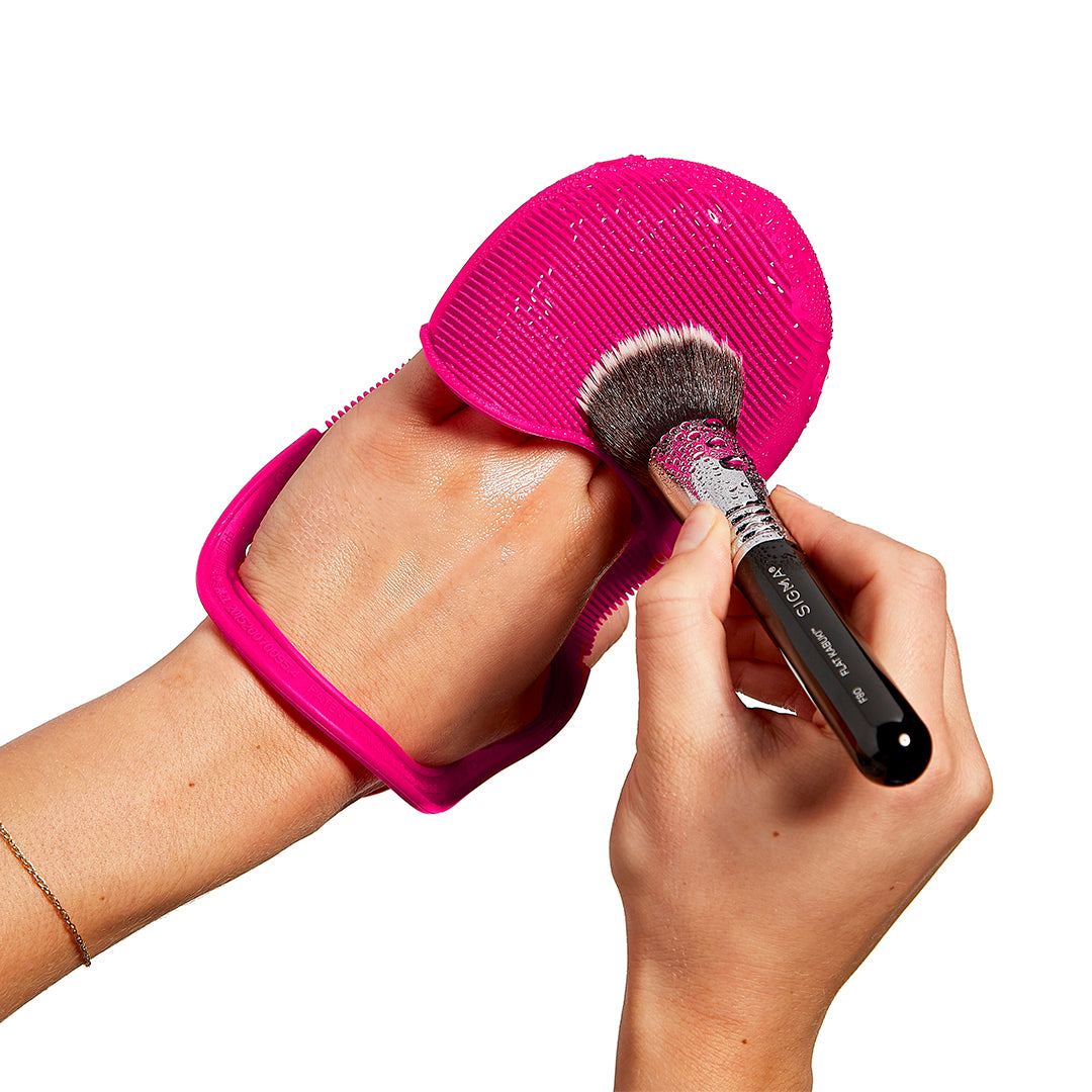 Sigma Spa® Express Brush Cleaning Glove