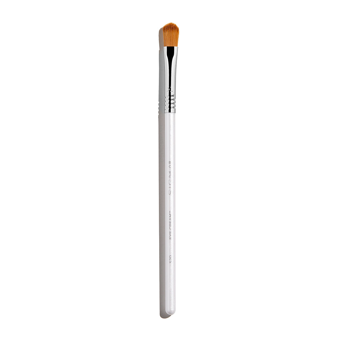 Skincare brush for eye cream application by Sigma Beauty 