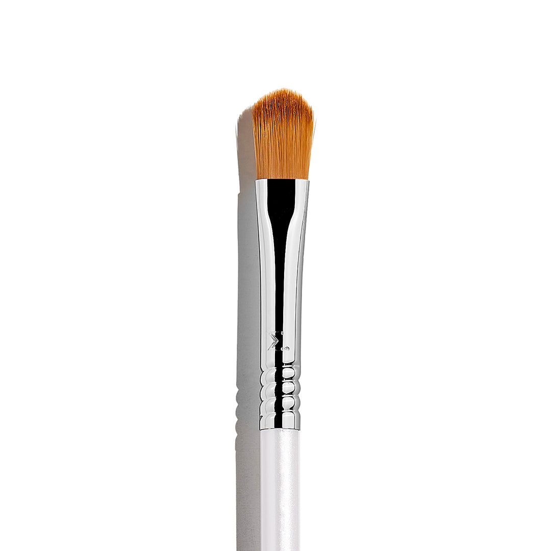 Skincare brush for eye cream application by Sigma Beauty 