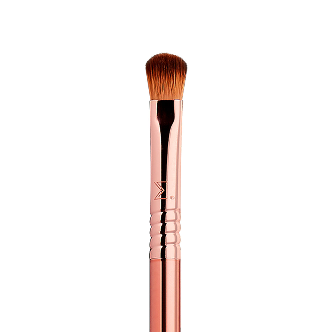 Sigma Beauty E54 Medium Sweeper™ - Iconic Brush