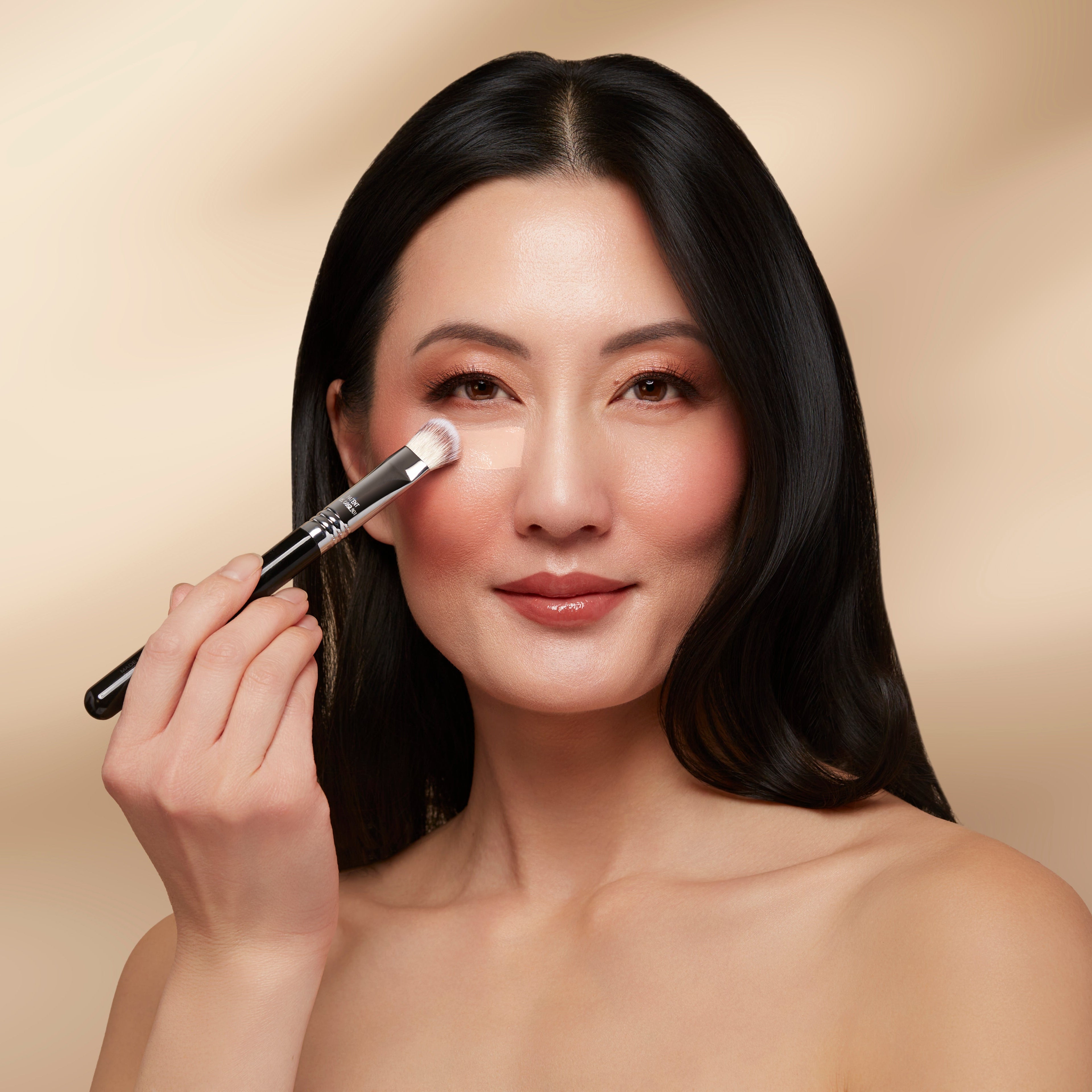 F62 Soft Under Eye Perfector Brush