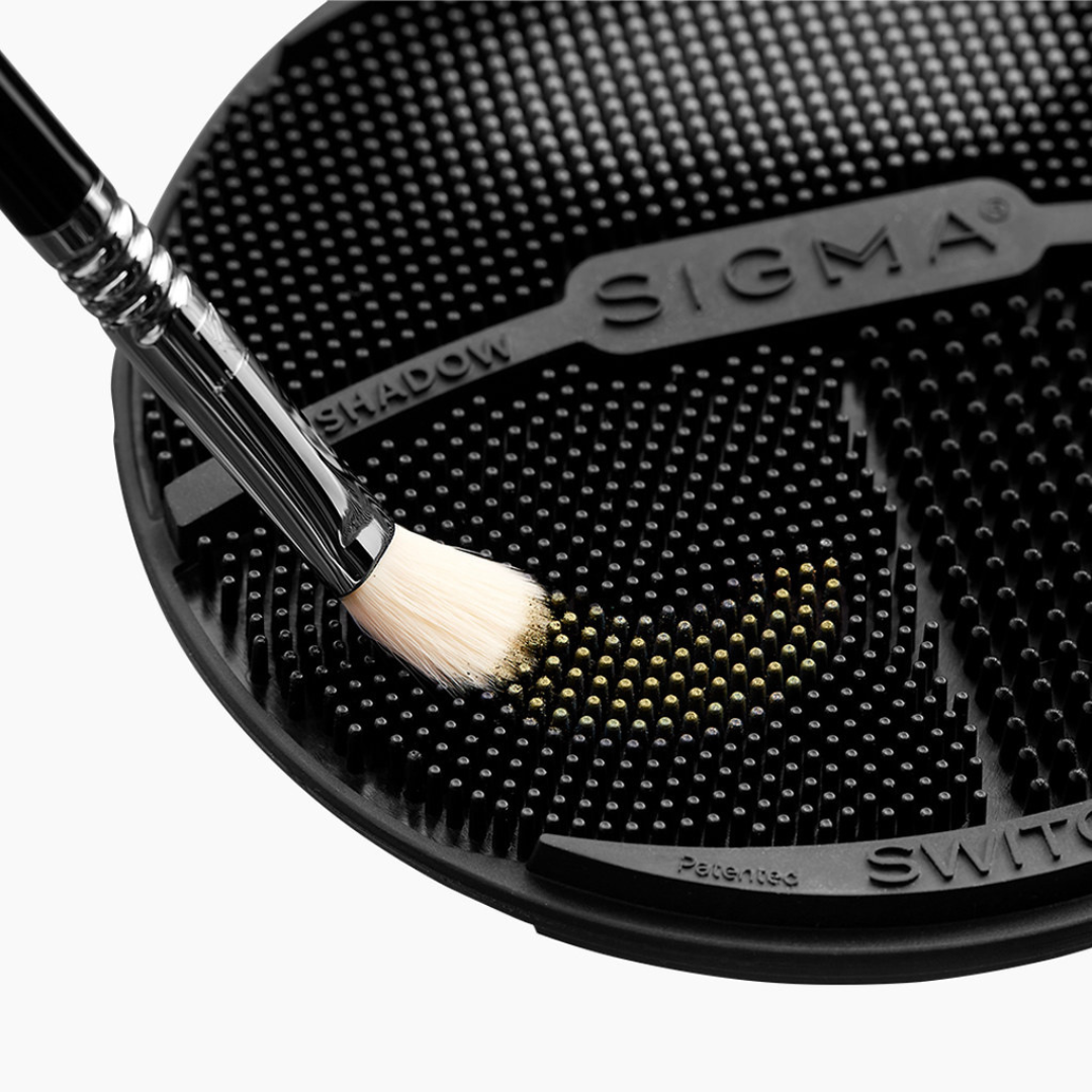 Cool Neutrals Eyeshadow Palette + SIGMA® TRAVEL SWITCH