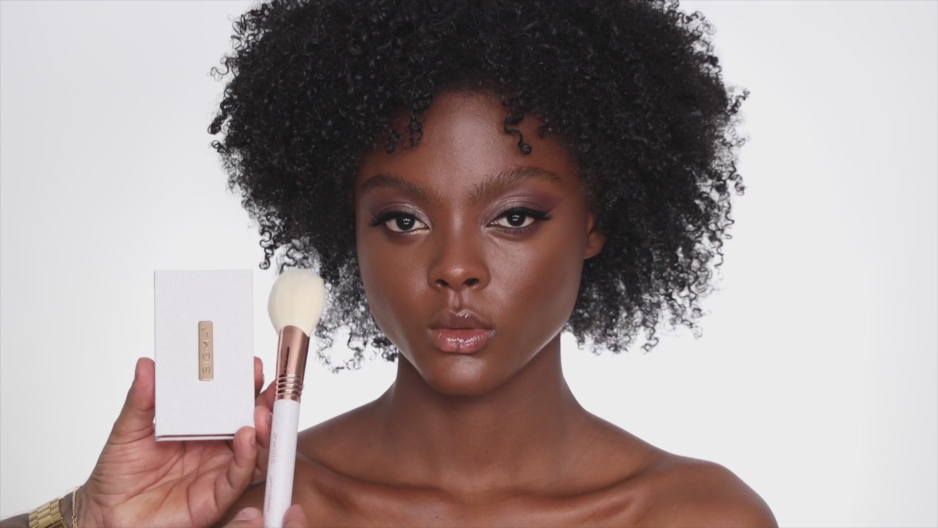 GLISTEN + GLOW CHEEK DUO DEMO VIDEO
