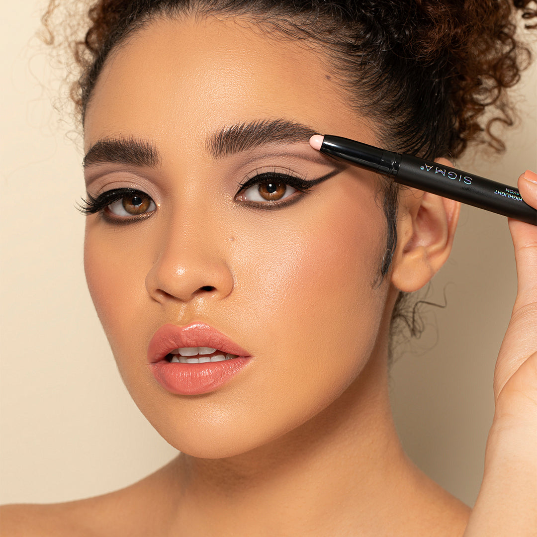 Clean Up + Highlight Brow Crayon with Model
