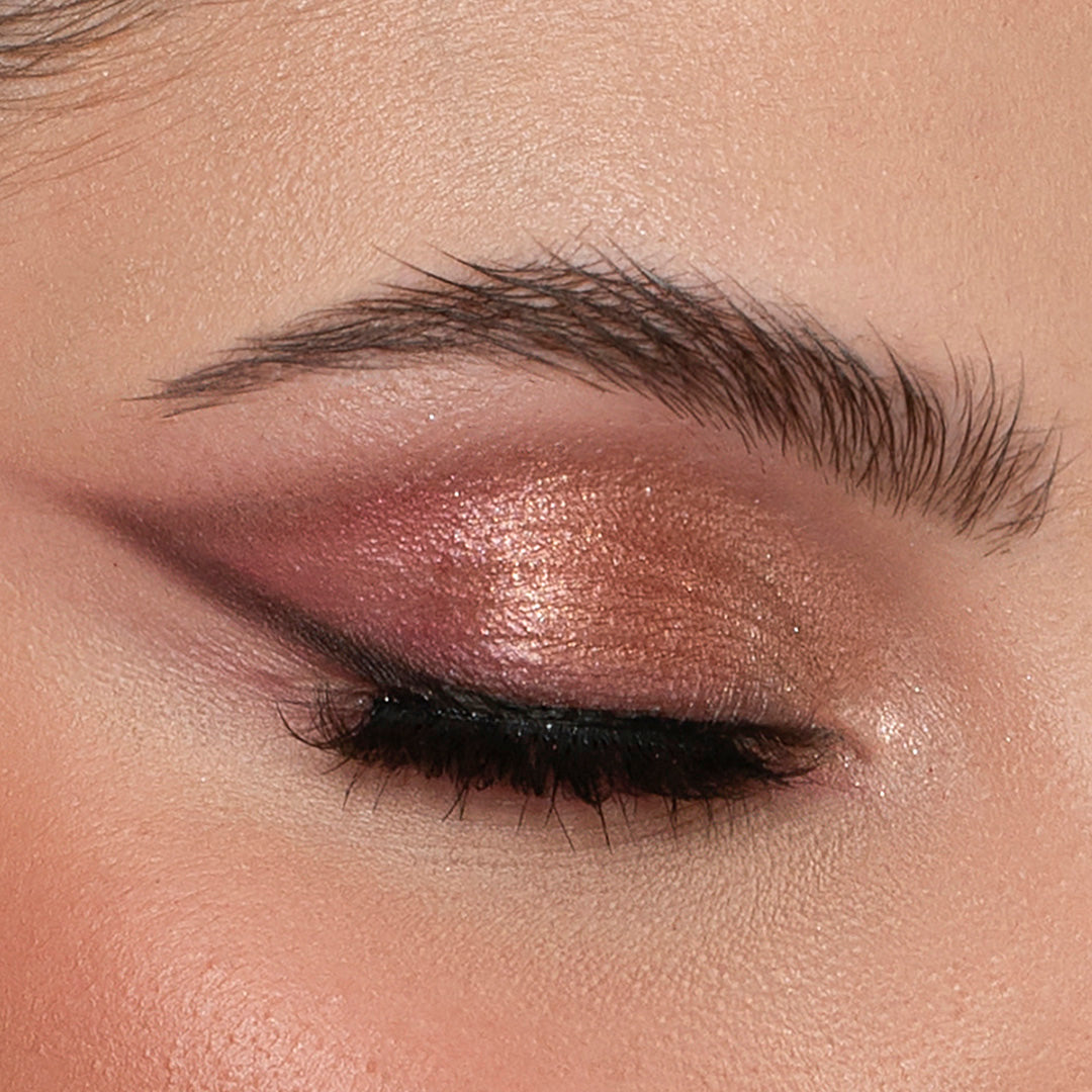 macro eyeshadow look featuring the Sigma Beauty Cor-de-Rosa Mini 7-Shade Eyeshadow Palette
