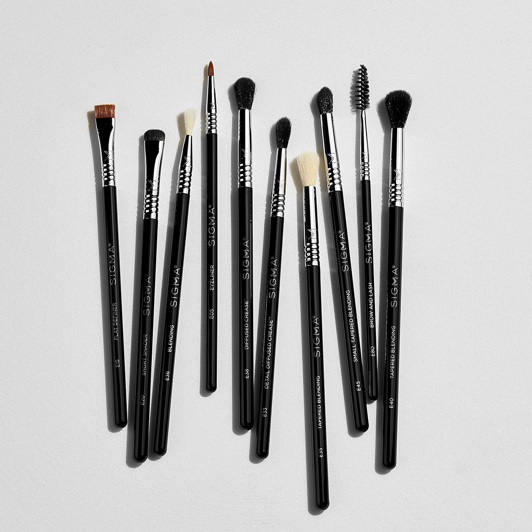E45 SMALL TAPERED BLENDING BRUSH WITH OTHER BRUSHES