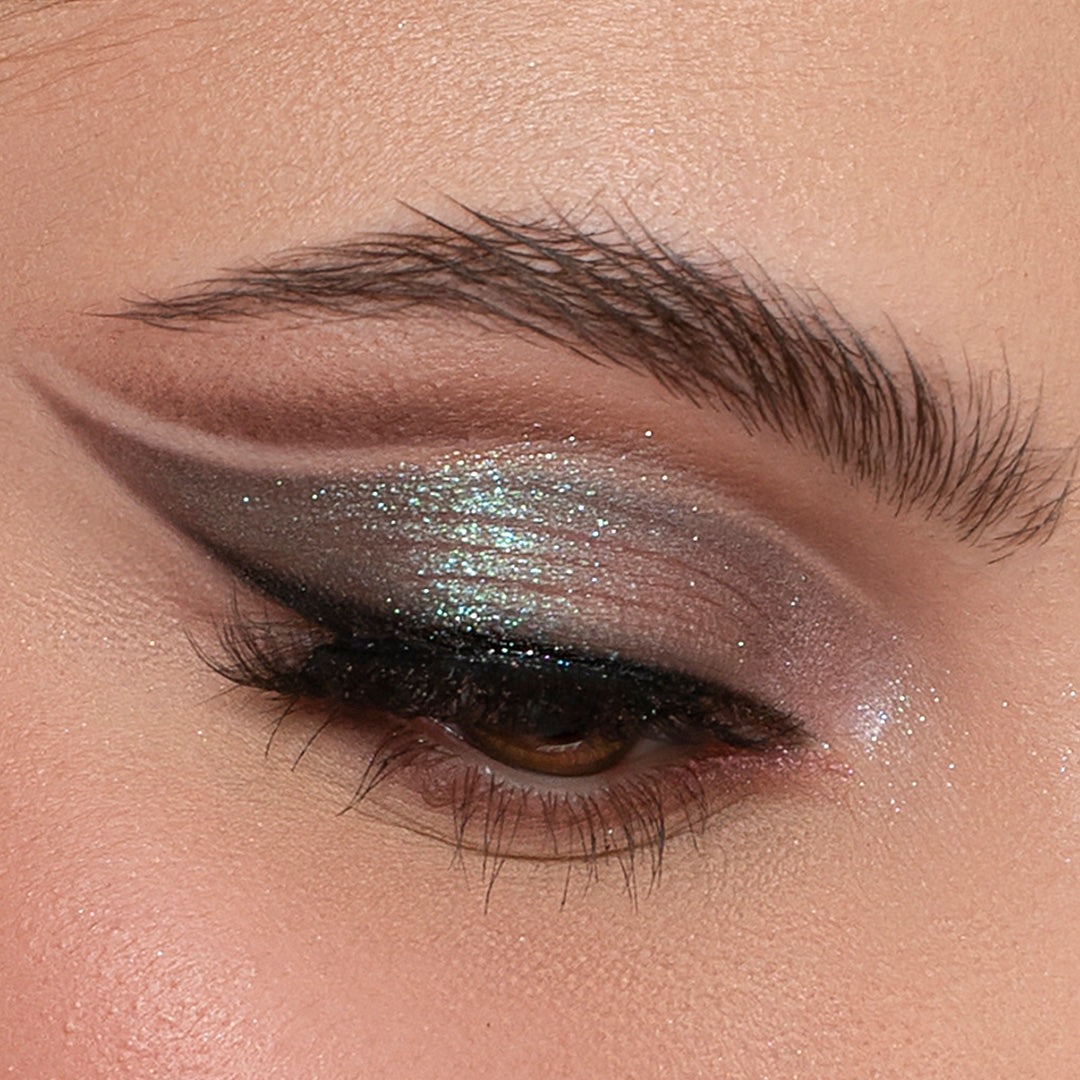 Macro eyeshadow look featuring the Sigma Beauty Enchanted 7-shade Mini Eyeshadow Palette 